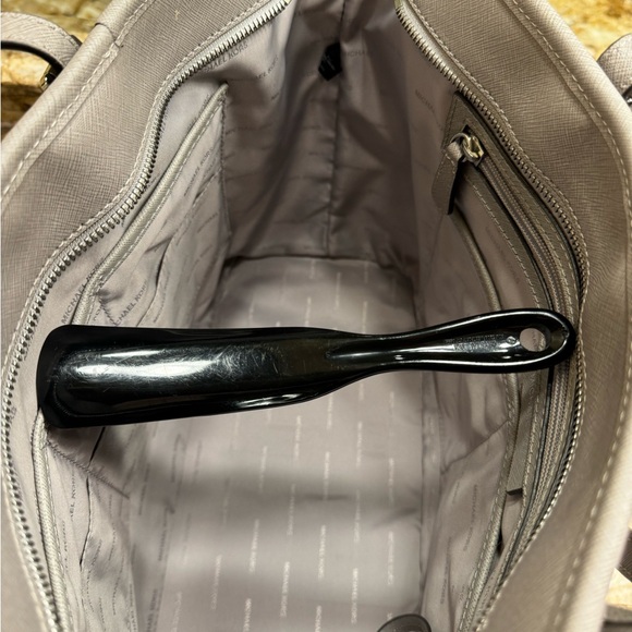 Michael Kors Handbag, wonderful condition! - Picture 6 of 9